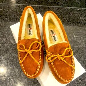 Minnetonka Slippers